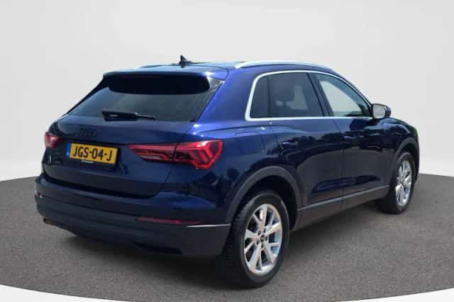 Audi Q3 (2021) thumbnail 2
