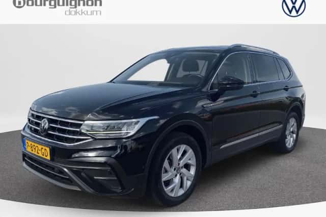 Volkswagen Tiguan (2022) thumbnail 1
