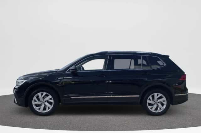 Volkswagen Tiguan (2022) thumbnail 5