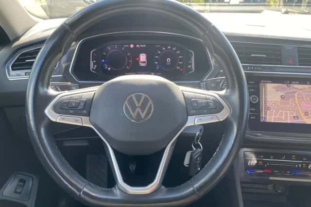 Volkswagen Tiguan (2022) thumbnail 9
