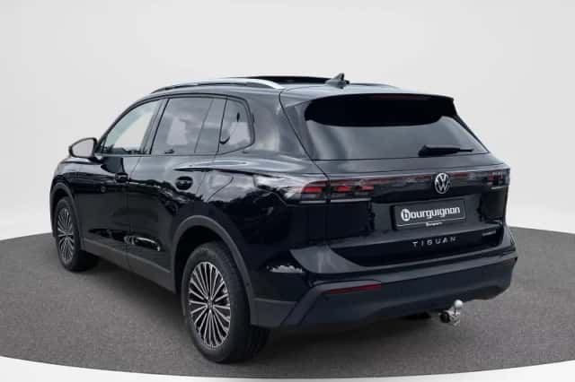Volkswagen Tiguan (2025) thumbnail 2
