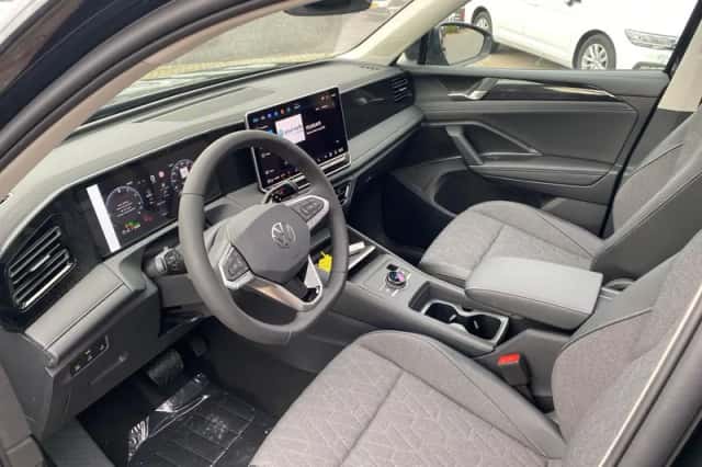 Volkswagen Tiguan (2025) thumbnail 4