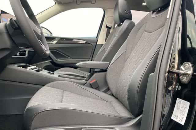 Volkswagen Tiguan (2025) thumbnail 5