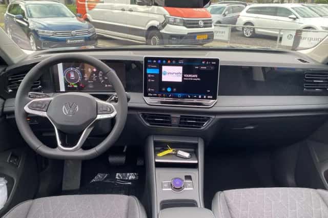 Volkswagen Tiguan (2025) thumbnail 6