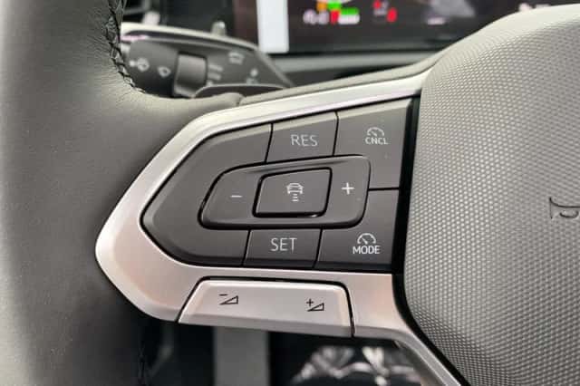 Volkswagen Tiguan (2025) thumbnail 8