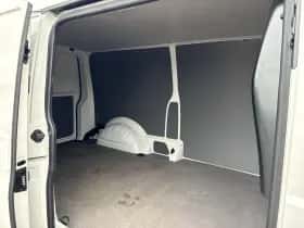 Volkswagen E-Transporter T6 (2021) thumbnail 18