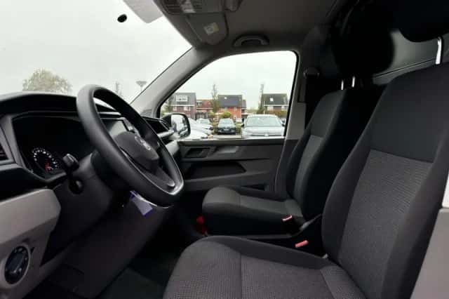 Volkswagen E-Transporter T6 (2021) thumbnail 5