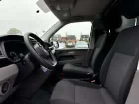 Volkswagen E-Transporter T6 (2021) thumbnail 5