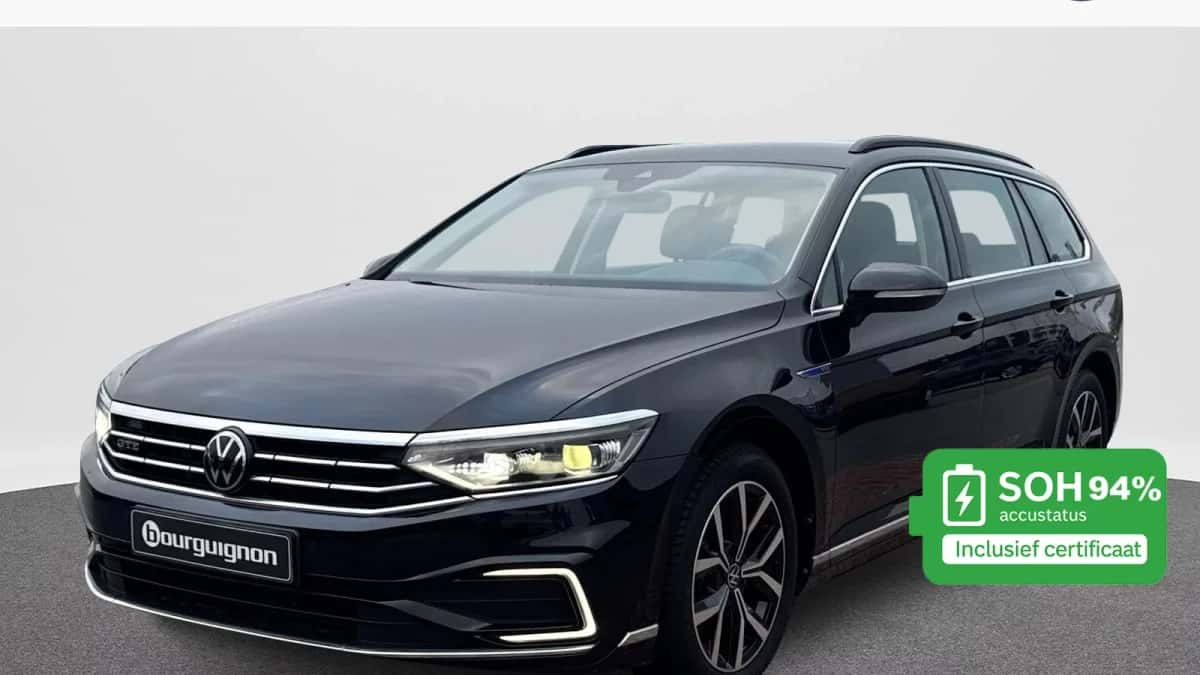 Volkswagen Passat (2022) — foto 1