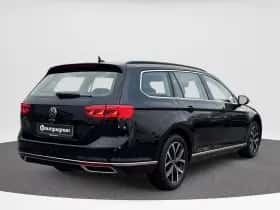 Volkswagen Passat (2022) thumbnail 2