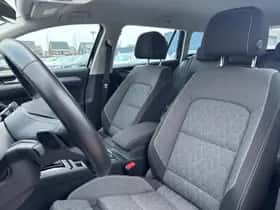 Volkswagen Passat (2022) thumbnail 13