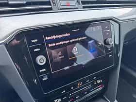 Volkswagen Passat (2022) thumbnail 18