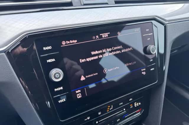 Volkswagen Passat (2022) thumbnail 20