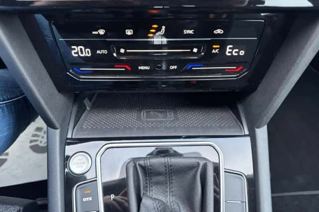 Volkswagen Passat (2022) thumbnail 23