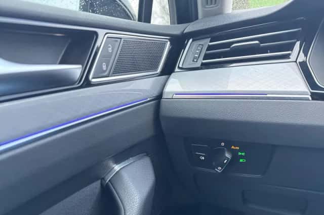 Volkswagen Passat (2022) thumbnail 25