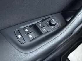 Volkswagen Passat (2022) thumbnail 26
