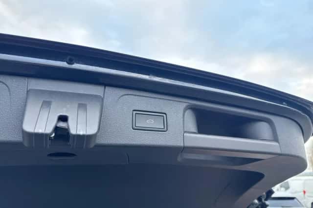 Volkswagen Passat (2022) thumbnail 28