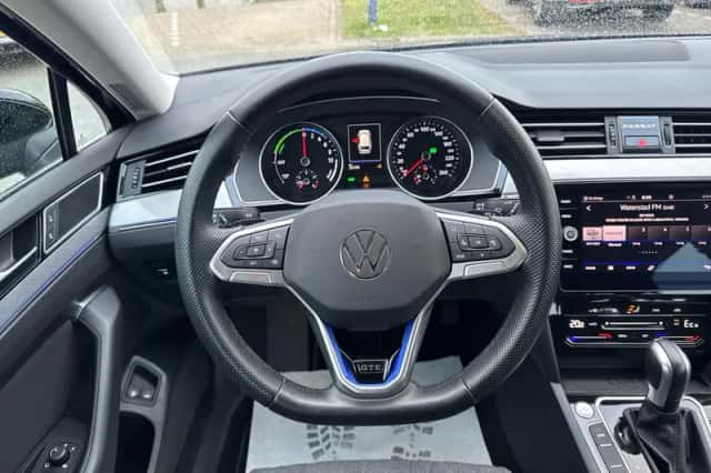 Volkswagen Passat (2022) thumbnail 9