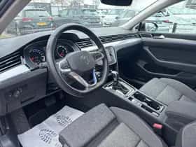 Volkswagen Passat (2022) thumbnail 10