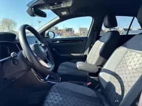 Volkswagen T-Roc (2024) thumbnail 11