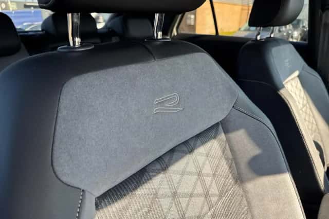 Volkswagen T-Roc (2024) thumbnail 13
