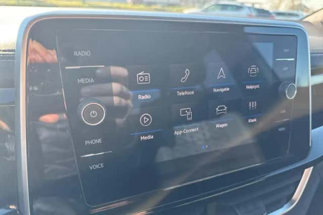Volkswagen T-Roc (2024) thumbnail 17