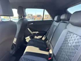 Volkswagen T-Roc (2024) thumbnail 8