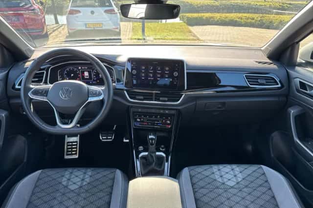 Volkswagen T-Roc (2024) thumbnail 9