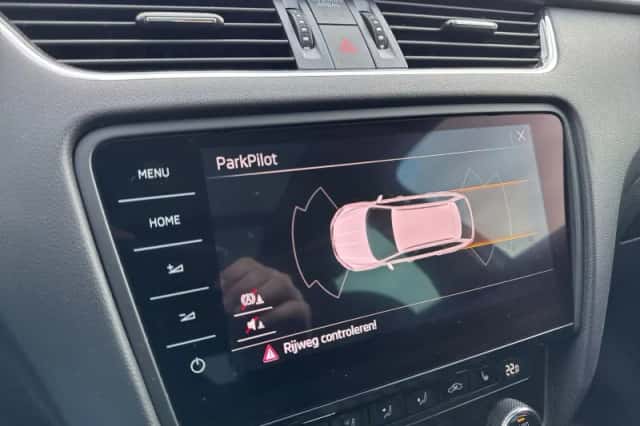 Škoda Octavia (2019) thumbnail 15