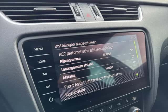 Škoda Octavia (2019) thumbnail 18