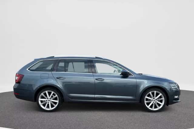 Škoda Octavia (2019) thumbnail 4