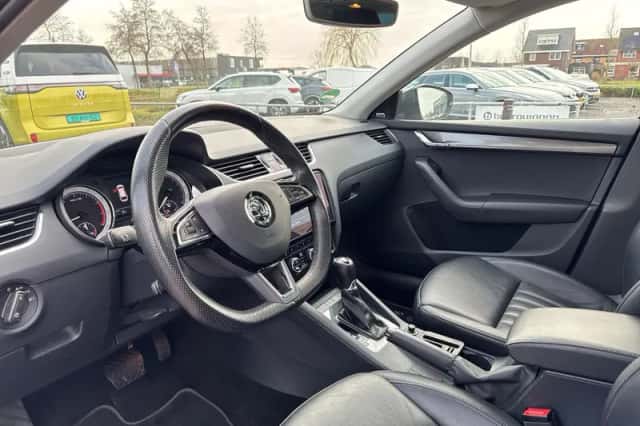 Škoda Octavia (2019) thumbnail 6