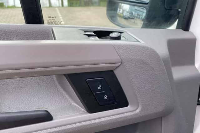 Volkswagen Crafter (2024) thumbnail 13