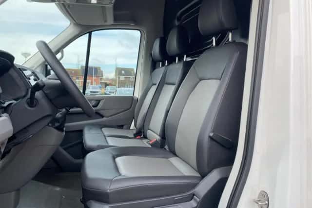 Volkswagen Crafter (2024) thumbnail 4