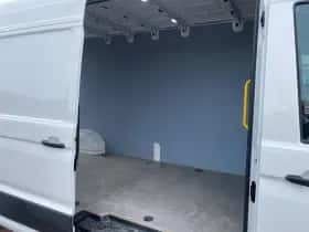 Volkswagen Crafter (2024) thumbnail 10