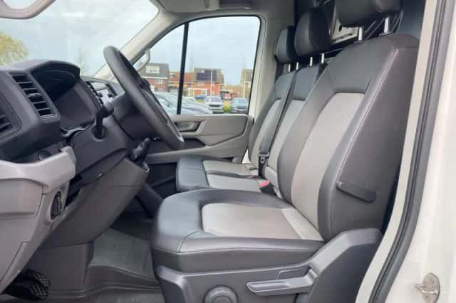 Volkswagen Crafter (2024) thumbnail 2