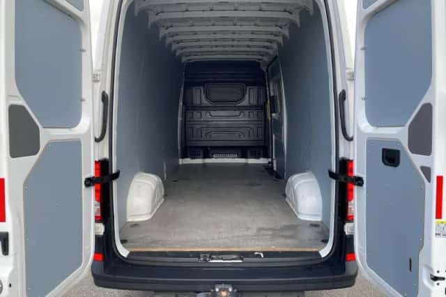 Volkswagen Crafter (2024) thumbnail 13