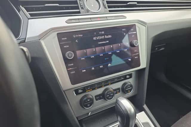 Volkswagen Passat (2018) thumbnail 11