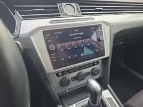 Volkswagen Passat (2018) thumbnail 11