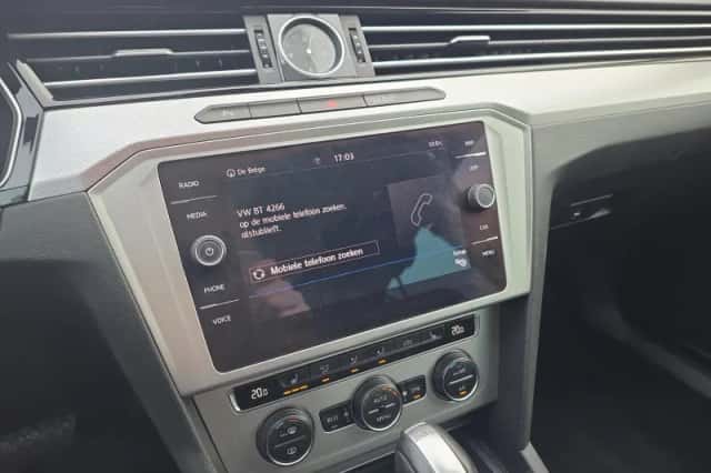 Volkswagen Passat (2018) thumbnail 13