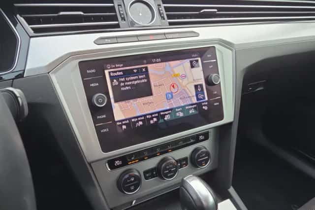 Volkswagen Passat (2018) thumbnail 14