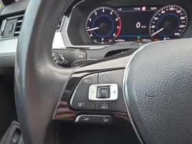 Volkswagen Passat (2018) thumbnail 17