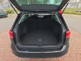 Volkswagen Passat (2018) thumbnail 19