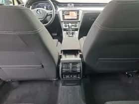 Volkswagen Passat (2018) thumbnail 21