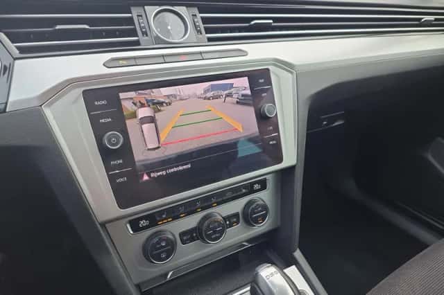 Volkswagen Passat (2018) thumbnail 6
