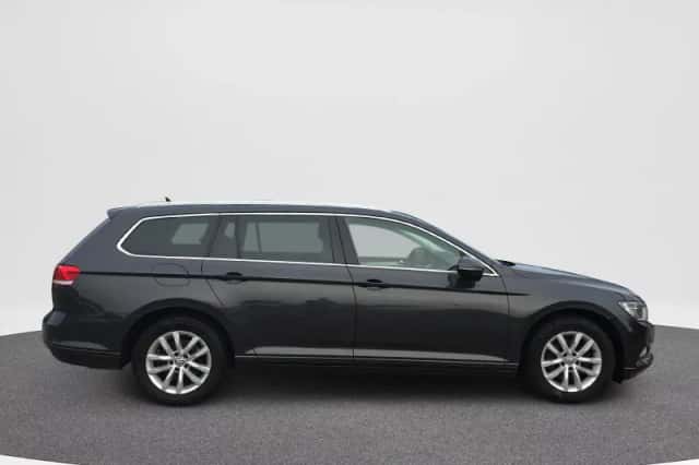 Volkswagen Passat (2018) thumbnail 10