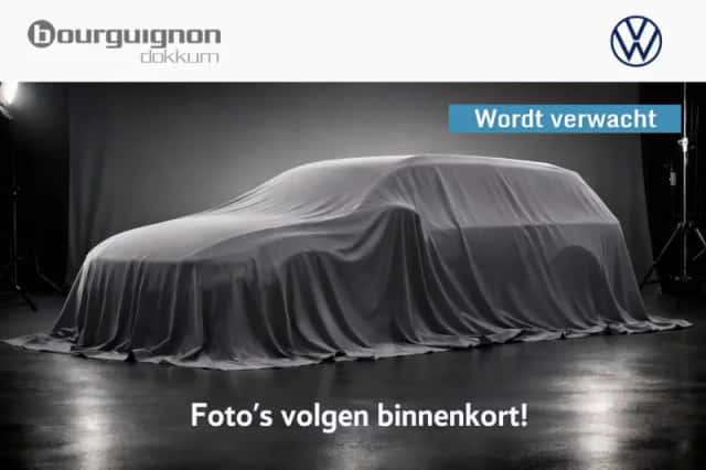 Volkswagen Passat (2022) thumbnail 1
