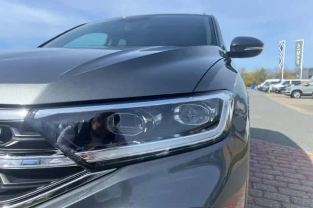 Volkswagen T-Roc (2025) thumbnail 11