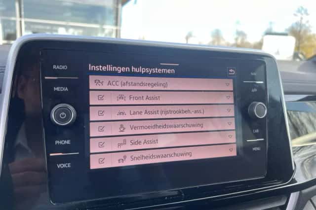 Volkswagen T-Roc (2025) thumbnail 28