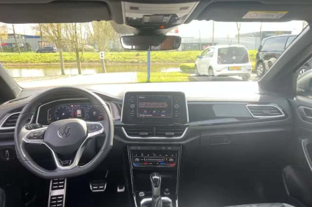 Volkswagen T-Roc (2025) thumbnail 8